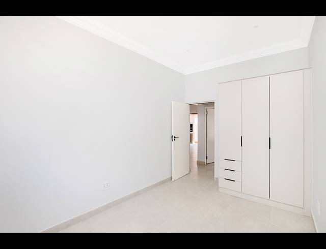 3 BEDROOM APARTMENT FOR SALE IN SANDOWN
